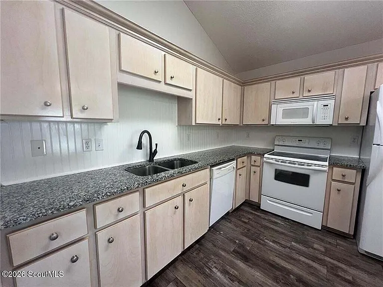 1122 Chart Ln NE — Photo 8