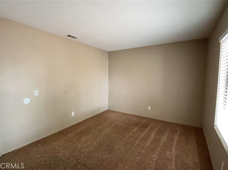 560 Boston St — Photo 9