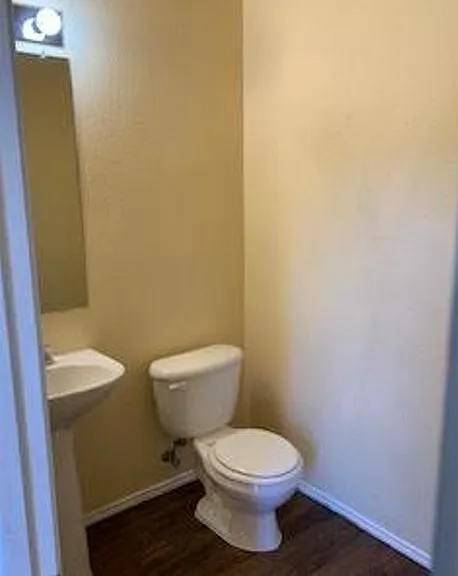 2712 Redwood St — Photo 15