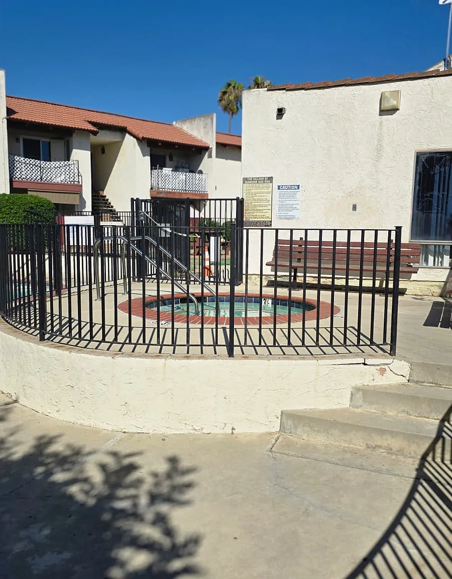 2 bed, 949 sqft, $2,300 — Photo 3