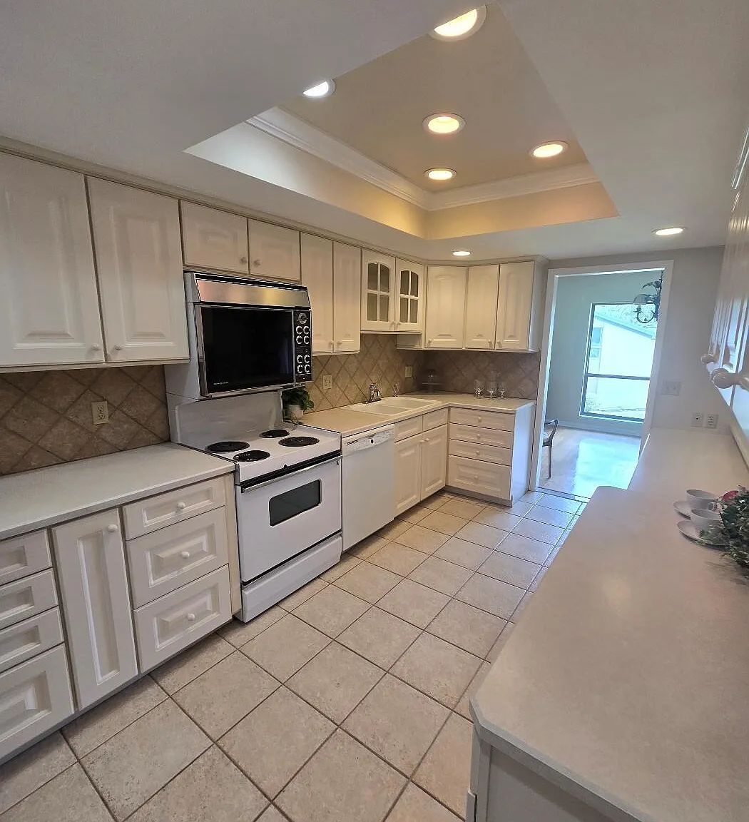 2 bed, 2.0 bath, 1573 sqft, $1,900 — Photo 1