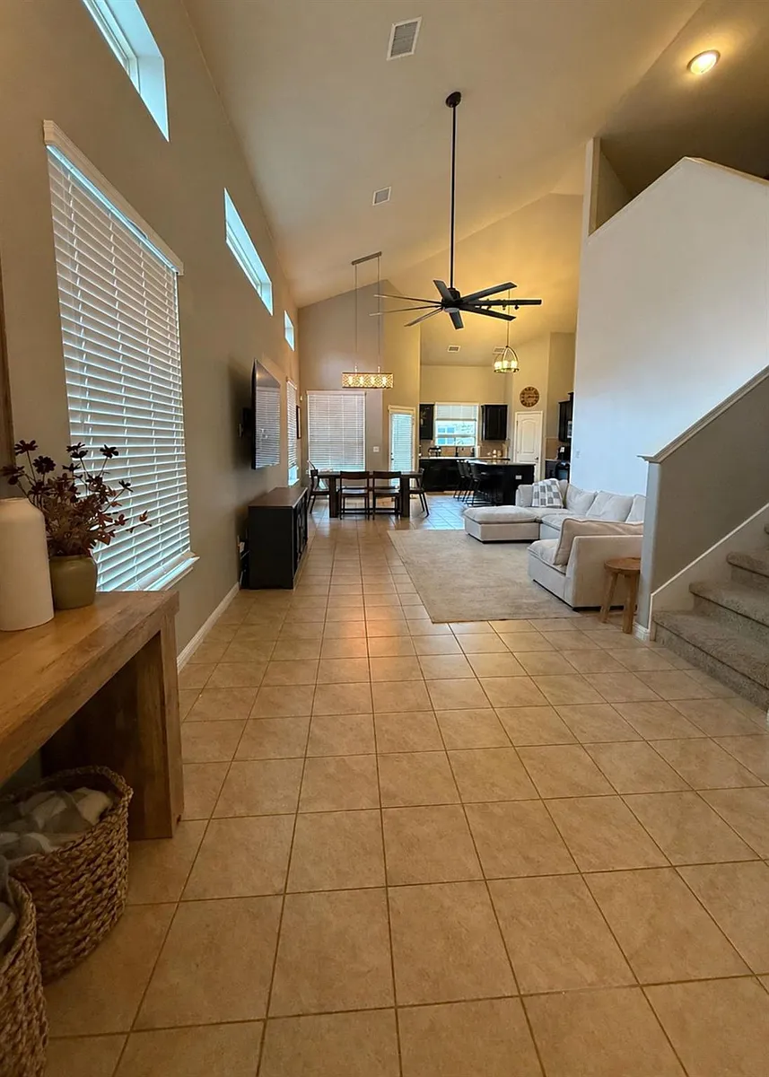 Building Photo - 1529 Hamiltons Way