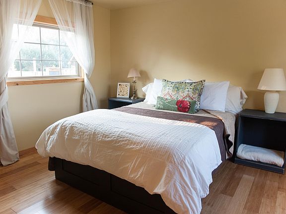 Comfortable Queen Bed