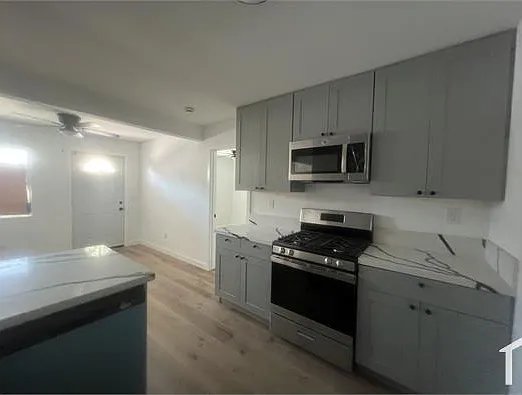 2 bed, 835 sqft, $2,290 — Photo 3