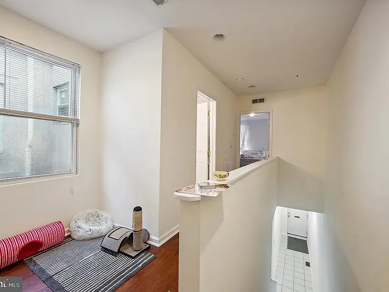 1521 Fontain St — Photo 15