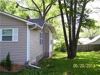 3rd image of 4457 Fisher St