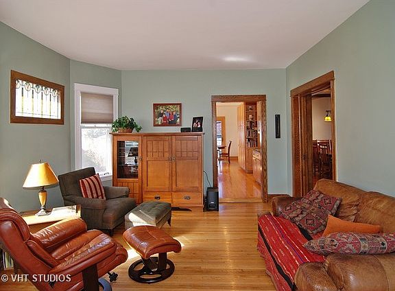 4th image of 1105 Wisconsin Ave