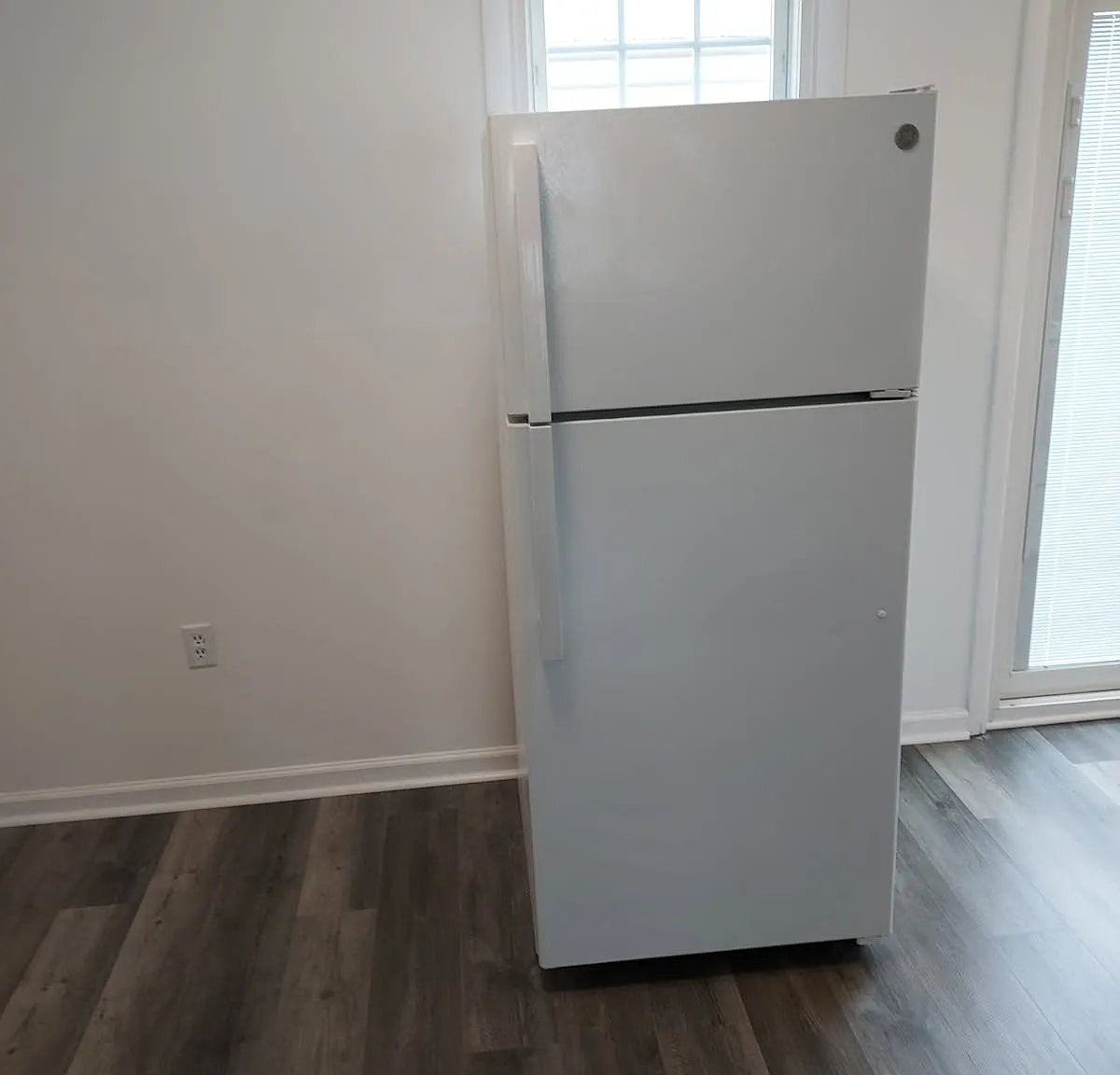 2 bed, 9999 sqft, $940 — Photo 4