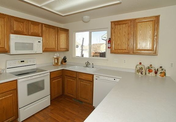 Kitchen with Wrap Around Bar
