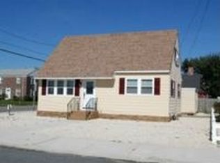 135 9th St, Beach Haven, NJ 08008