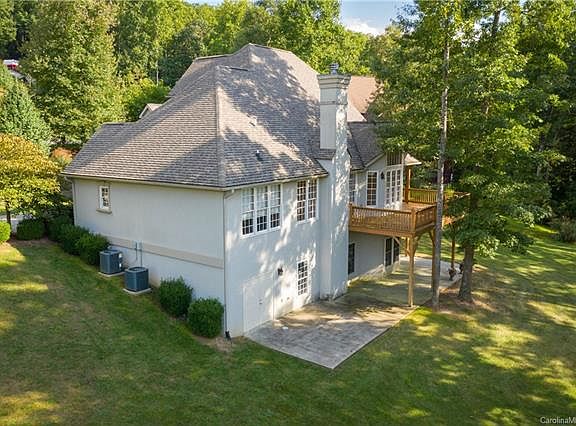 3rd image of 240 Baton Ln