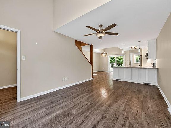 5th image of 2101 Bridgewater Ct