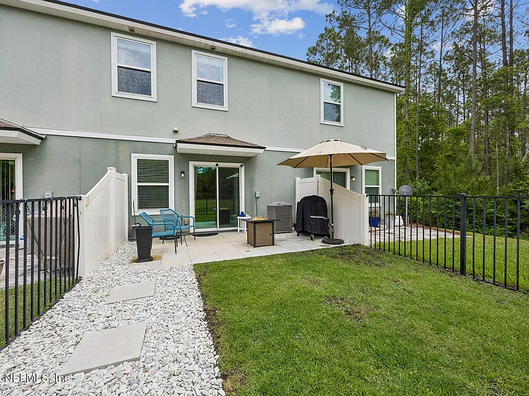 470 Servia Dr — Photo 23