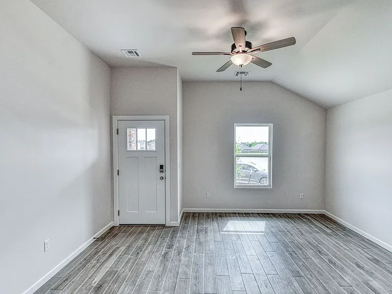 932 Varenna Ct — Photo 4