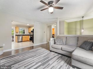 7704 Lake Cir, Pasadena, MD 21122