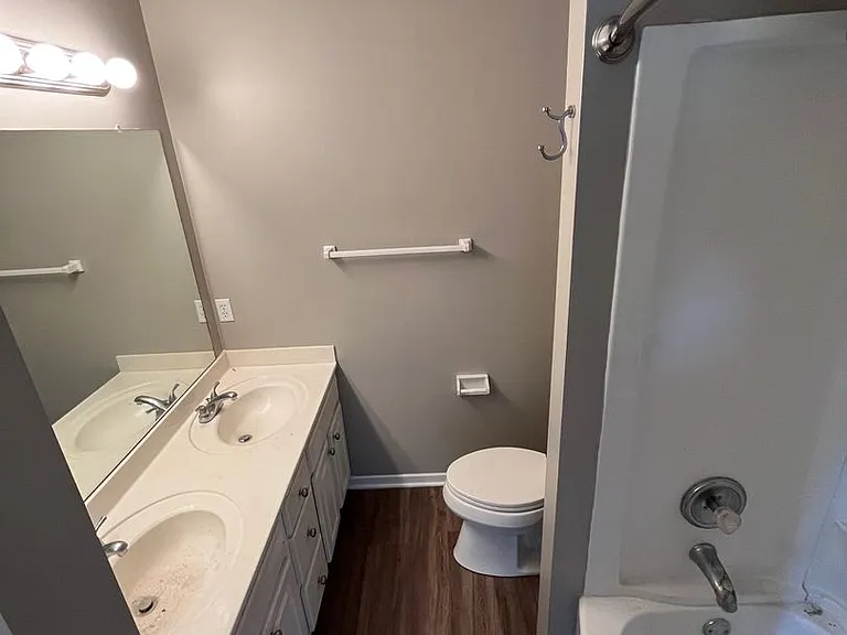 2704 Mesa St — Photo 8