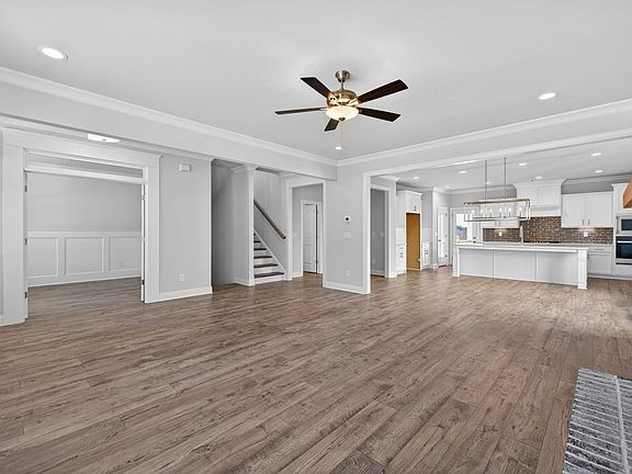 7th image of this home