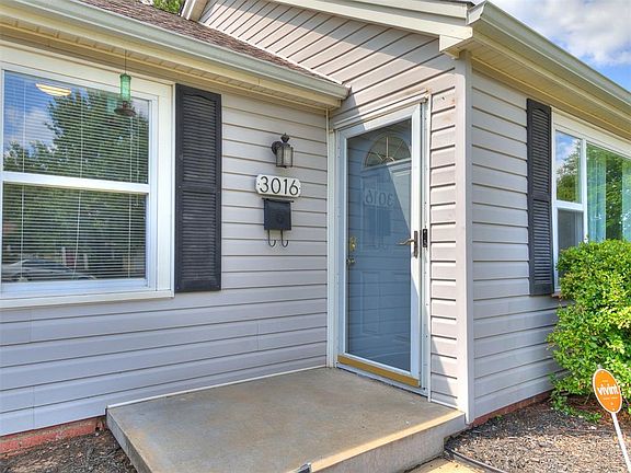3rd image of 3016 Somerset Pl