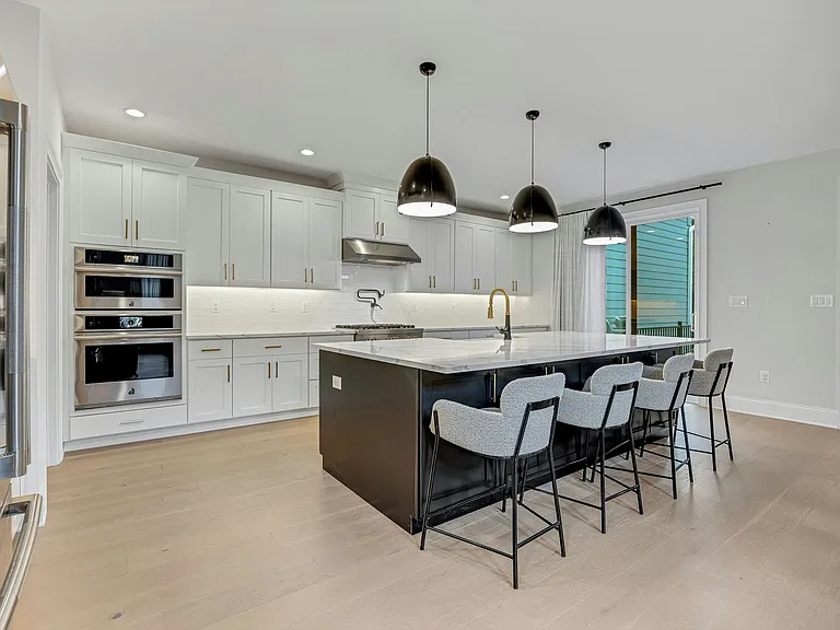 63 Samuel Way — Photo 36
