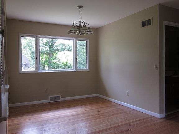 5th image of 118 Smith Dr