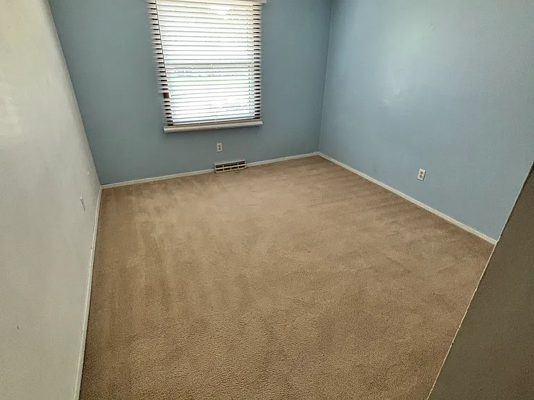 702 Shannon Rd — Photo 13