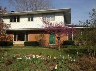 2039 Delaware Dr, Ann Arbor, MI 48103