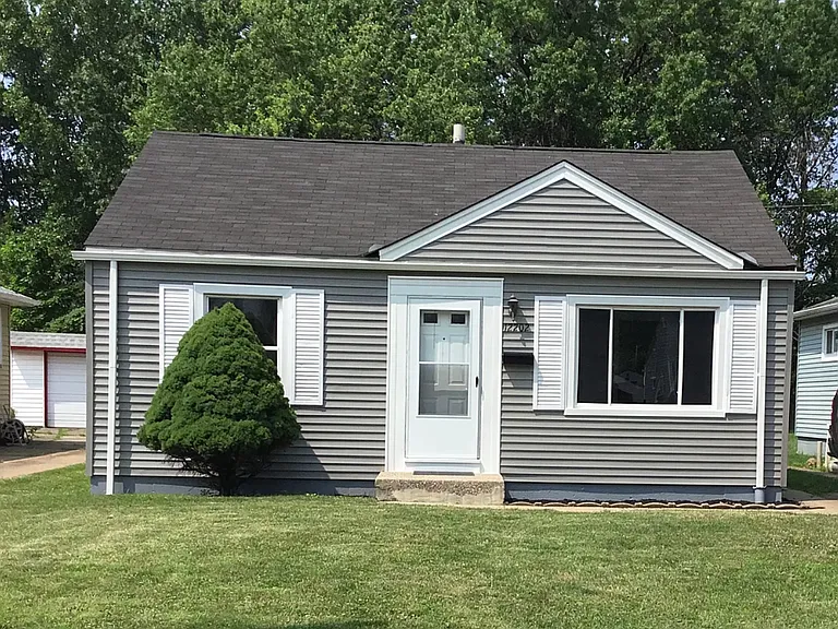 12202 Lena Ave — Photo 1