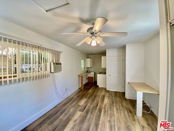 3rd image of 1143 1/2 Poinsettia Dr