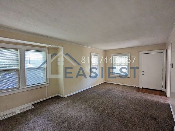 4th image of 5128 Wabash Ave