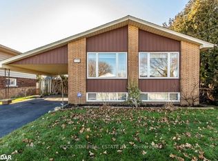 195 Bendamere Ave, Hamilton, ON L9C 1N6