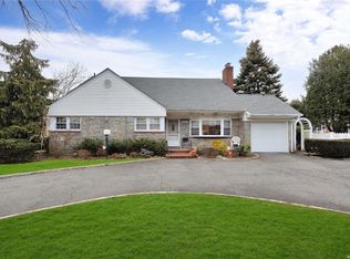 665 Lakeview Ave, Rockville Centre, NY 11570