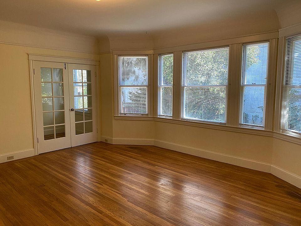 1st image of 2045 Oak St #B