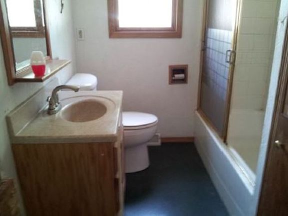 3rd image of 1817 S Oakhill Ave