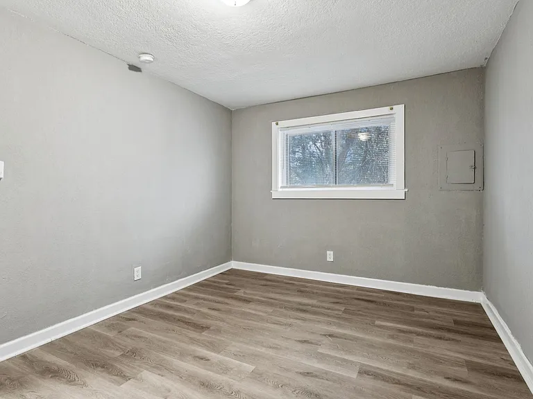 2500 Leo St — Photo 11