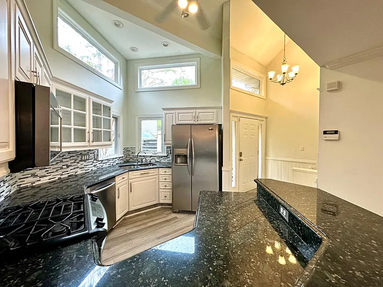 14051 Queens Harbor Rd — Photo 11