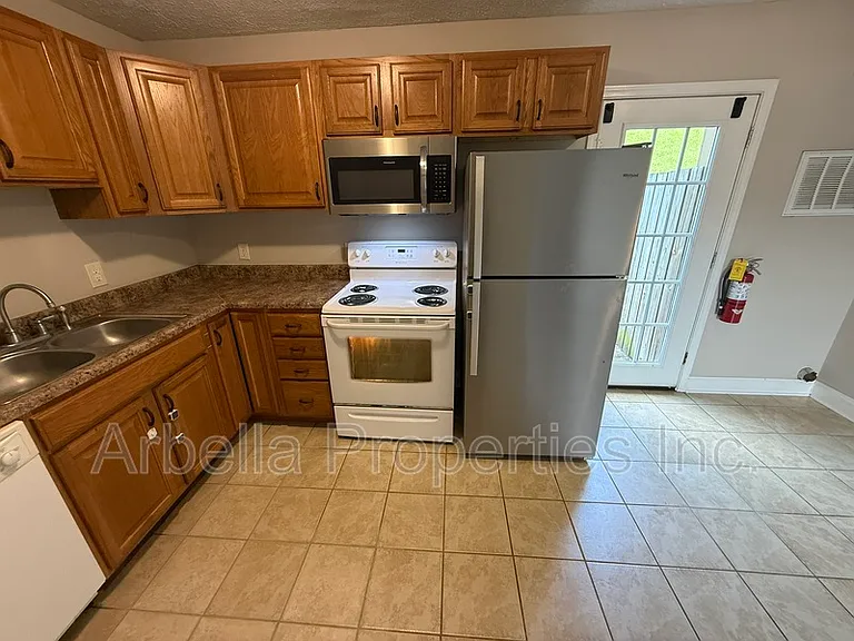 133 Walker St #4 — Photo 9