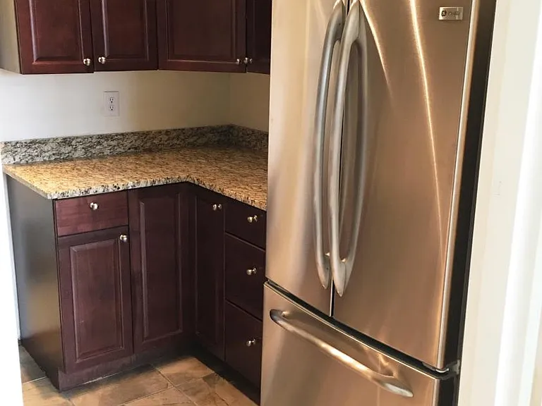 3100 S Manchester St #9 — Photo 13
