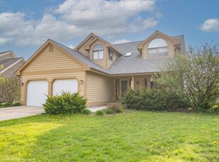 934 Berkshire Ct, Sycamore, IL 60178