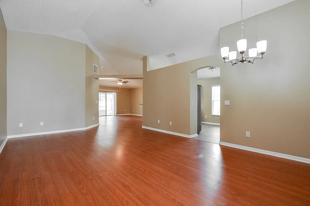 4 bed, 2.0 bath, 2062 sqft, $2,645 — Photo 3