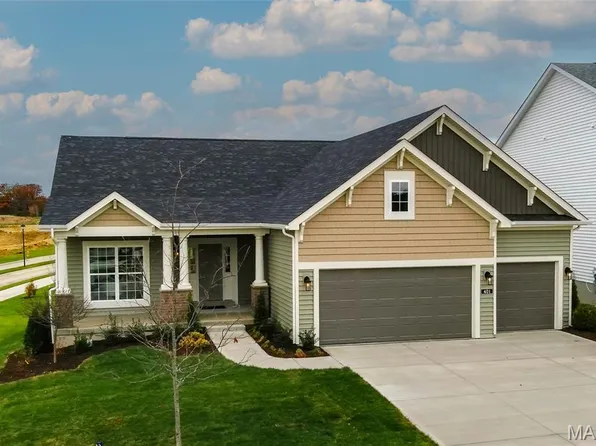 401 Farmhouse Dr, Wentzville, MO 63385