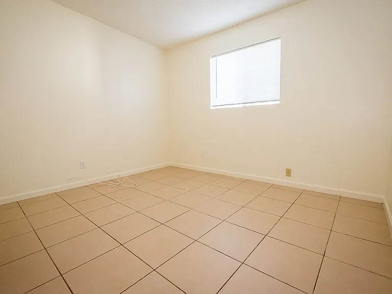 4937 E De Medici Dr — Photo 17