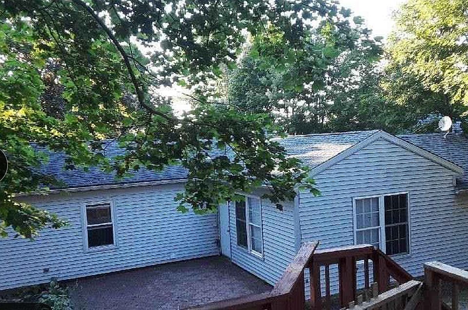 2nd image of 12 Belleview Ter