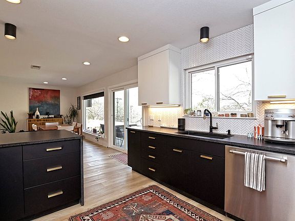 bar and lots of counter space