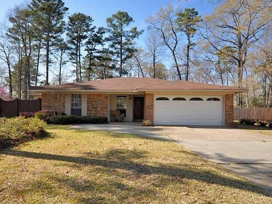 2nd image of 3525 Woodvine Cir
