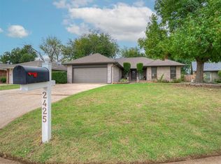 2425 Cypress Ct, Edmond, OK 73013
