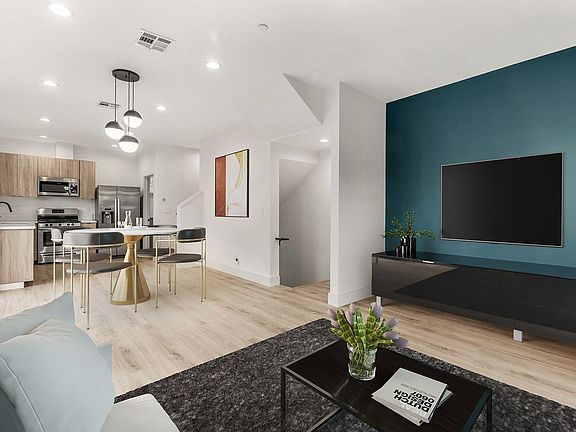 3rd image of 1130 N Tamarind Ave #1132-1/2