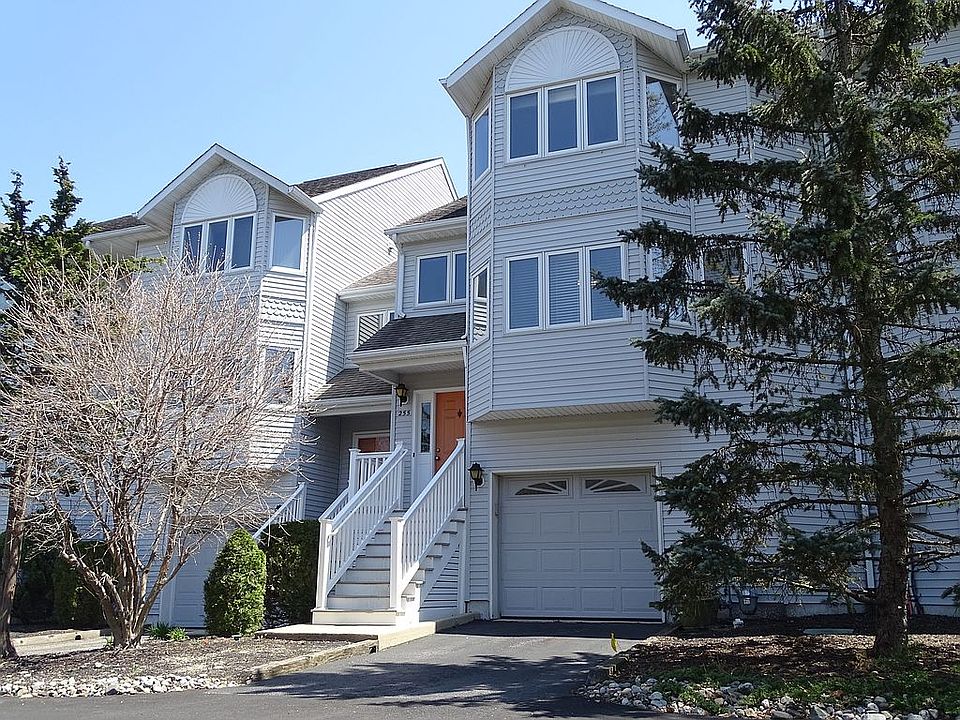 1st image of 255 Marigold Ct #25F5