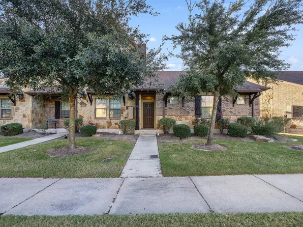 121 Armored Ave, College Station, TX 77845