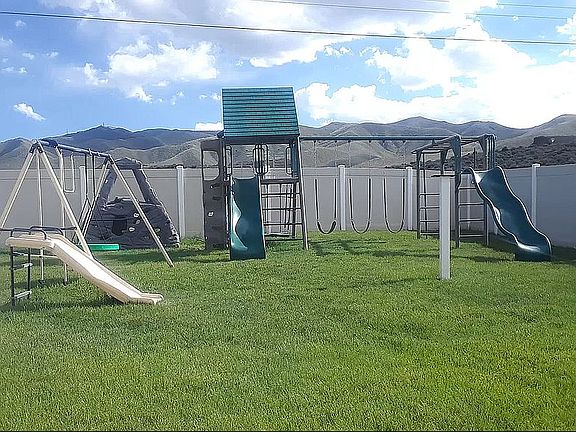 4th image of 467 W Misty Sage Way