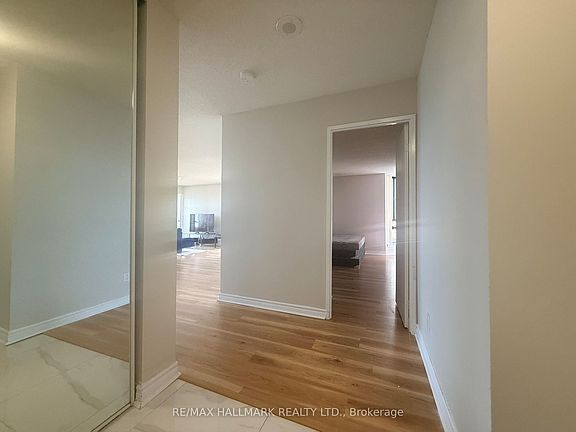 5th image of 75 Bamburgh Cir #2028